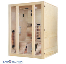 Infrarotkabine aus hellem Holz mit Glasfront, ergonomischen Liegen aus Holz und eingebauten Infrarotstrahlern.