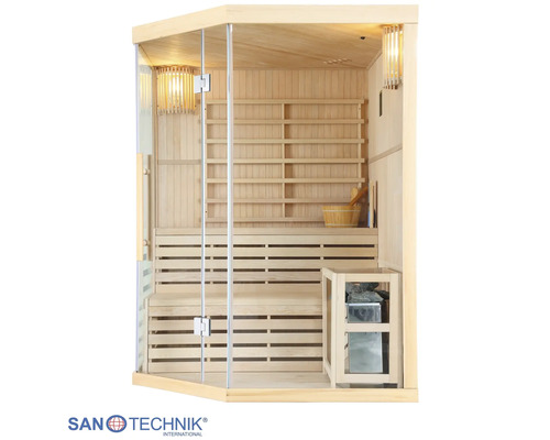 Ecksauna aus Holz mit Glasfront, zweistufigen Sitzbänken, Rückenlehnen, Saunaofen, Holzkübel und Beleuchtung. Santechnik International Logo.