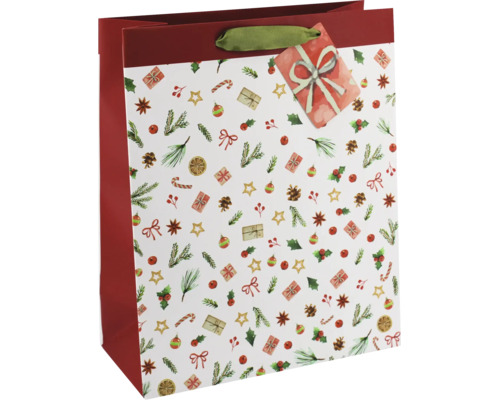 Weihnachtliche Geschenktüte mit winterlichen Motiven wie Tannenzweigen, Sternen und Geschenken, grünem Trageband und Geschenkanhänger.