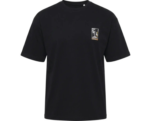 Schwarzes T-Shirt mit Rundhalsausschnitt und kleinem Grafik-Patch auf der Brust.