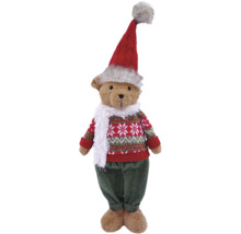 Weihnachts-Teddybär mit roter Mütze, gemustertem Pullover, weißem Schal und grüner Hose.