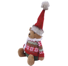 Weihnachts-Teddybär mit roter langer Mütze, weißem Schal und rot-grünem Strickpullover mit Schneeflockenmuster.