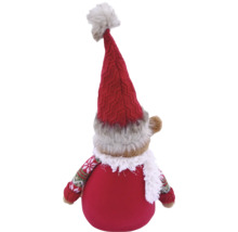 Weihnachts-Plüschfigur Rentier mit roter Strickmütze und weißem Schal von hinten.