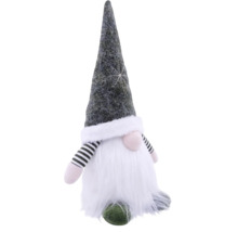 Weihnachtsgnom mit grauer Filzmütze mit Sternbestickung, weißem Rauschebart und schwarz-weiß gestreiften Ärmeln.