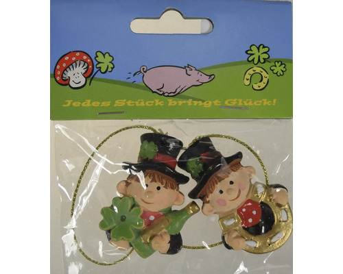Zwei Anhänger in Form von Schornsteinfegern als Glücksbringer mit Kleeblatt und Hufeisen in Kunststoffverpackung