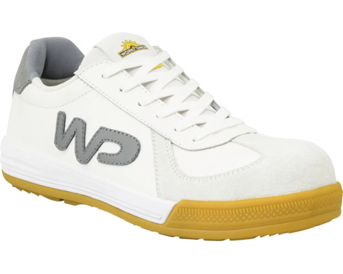 Weißer Workpower Sicherheitsschuh im Sneaker-Design mit Schnürung, verstärkter Zehenkappe, Gummisohle und Workpower Logo.