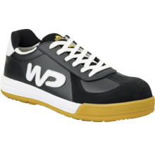 Workpower Sicherheitsschuh im Sneaker-Stil, Halbschuh aus schwarzem Leder und Synthetik mit weißen Schnürsenkeln.
