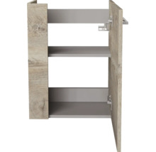 Hängeschrank in Eiche-Optik mit einer geöffneten Tür, einem Einlegeboden und grauem Korpus.