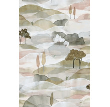 Vliestapete mit abstrakter Aquarell-Landschaft, Hügeln und Bäumen in Erdtönen.