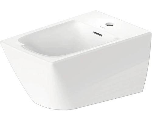 Wandhängendes Bidet aus weißer Keramik mit Hahnloch und Überlauf.