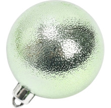 Hellgrüne Weihnachtskugel mit strukturierter Oberfläche und Aufhängung.