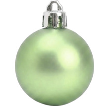 Matte, hellgrüne Weihnachtskugel aus Glas mit silberner Aufhängung.