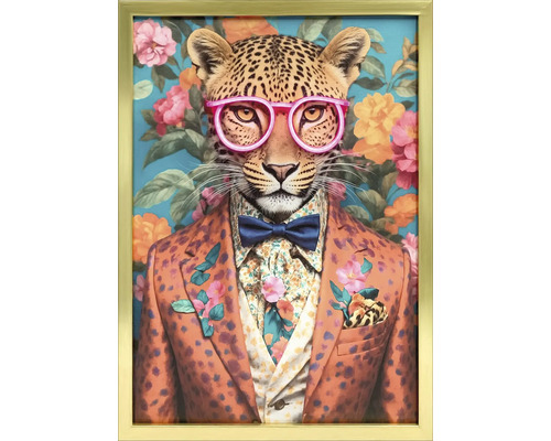 Gerahmtes Bild Leopard mit Brille, Anzug und Fliege vor floralem Hintergrund im goldenen Rahmen.