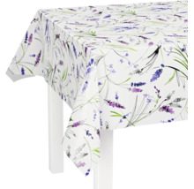 Wachstuchtischdecke mit Lavendel-Muster auf weißem Grund.