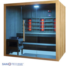 Moderne, helle Holzsauna mit Glasfront, zwei Holzbänken, einem Saunaofen und Infrarotstrahlern. Sanotechnik International Logo.