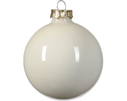 Glänzende cremefarbene Weihnachtskugel aus Glas mit dekorativer goldfarbener Kappe und Aufhängung.
