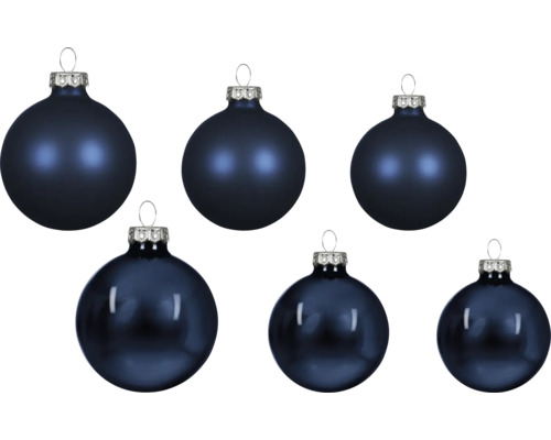 Sechs dunkelblaue Weihnachtskugeln in matter und glänzender Ausführung mit silbernen Aufhängekappen.