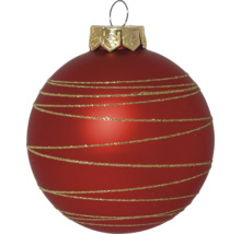 Rote matte Weihnachtskugel mit horizontalen goldfarbenen Glitzerstreifen und goldener Kappe.