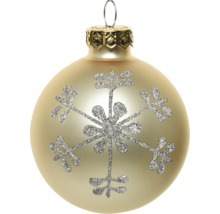 Mattgoldene Christbaumkugel mit einer glitzernden Schneeflocke verziert.