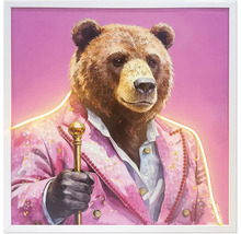 Wandbild im weißen Rahmen mit Bär im rosa Anzug, goldenem Stock und LED-Beleuchtung.