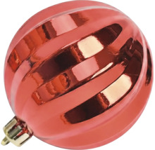 Rote Weihnachtskugel mit spiralförmigem Relief und glänzender Oberfläche.