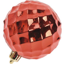 Rote Weihnachtsbaumkugel mit facettierter Oberfläche und glänzendem Finish.