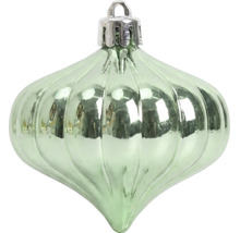 Hellgrüne, gerippte Christbaumkugel aus Glas in Zwiebelform mit glänzender Oberfläche.