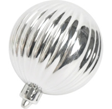 Silberfarbene, geriffelte Weihnachtskugel