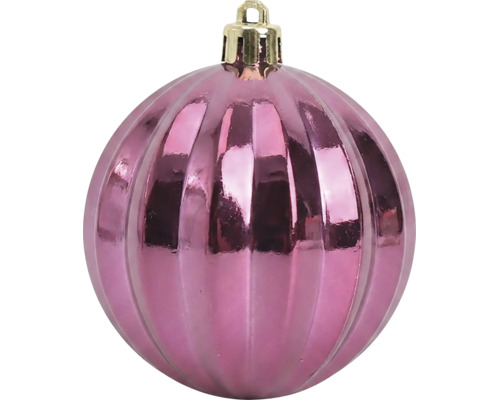 Glänzende pinkfarbene Weihnachtskugel mit vertikalen Rillen und goldfarbener Kappe.