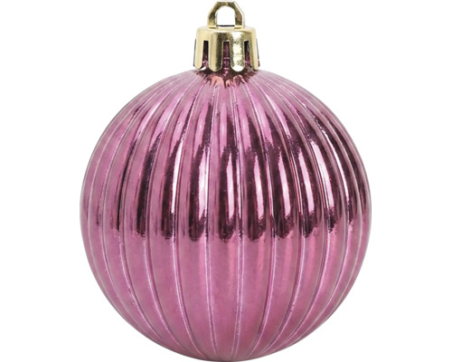 Pinke Christbaumkugel mit vertikaler Rillenstruktur und glänzender Oberfläche.