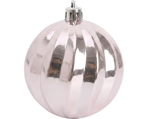 Geriffelte, glänzende rosa Christbaumkugel mit silberner Kappe.