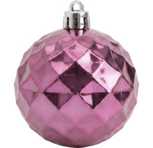 Pinke Christbaumkugel mit Facettenschliff, glänzend, Weihnachtsschmuck.