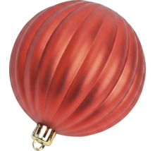 Gerippte rote Christbaumkugel aus Kunststoff mit Aufhängung.