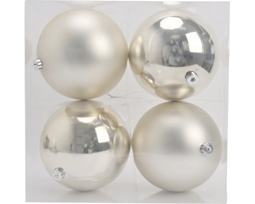 Vier Christbaumkugeln in Champagner, zwei matt und zwei glänzend, mit silbernen Aufhängern.