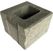 Quadratischer Schalungsstein aus Beton für Mauerwerk und Gartenbau mit strukturierter Oberfläche.