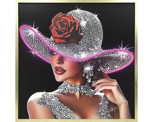 Gerahmtes Wandbild einer glamourösen Frau mit funkelndem Hut, roter Rose und pinkfarbenem Neonrand.
