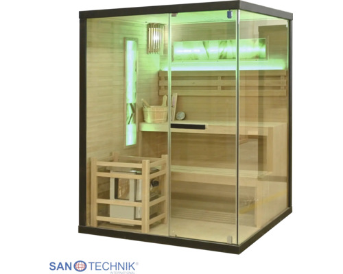 Moderne Innensauna mit Glasfront, Holzausstattung, Saunaofen, Holzeimer, Kelle und grüner LED-Beleuchtung.