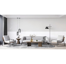 Modernes, helles Wohnzimmer mit grauem Sofa, Sesseln mit Metallrahmen, Holztischen und minimalistischen schwarzen Leuchten auf gestreiftem Teppich.