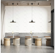 Moderne Raumgestaltung mit Wandpaneelen in Marmor-Optik, minimalistischen Bistrotischen, Hockern und schwarzen Pendelleuchten.