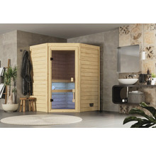 Ecksauna aus Holz mit Glastür in einem modern eingerichteten Badezimmer mit Waschbecken und Spiegel.