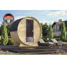 Karibu Fasssauna aus Holz mit Glastür auf einer Terrasse im Garten, inklusive Herstellergarantie und Made in Germany Qualitätssiegel.