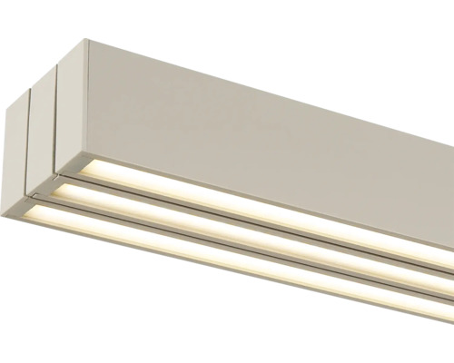 Moderne, rechteckige LED-Deckenleuchte oder Wandleuchte mit drei parallelen Lichtstreifen, minimalistisches Design.