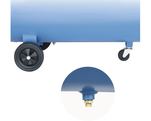 Detailansicht eines Kompressors mit Laufrädern, Lenkrolle und Ablassventil für Kondenswasser am Druckbehälter.