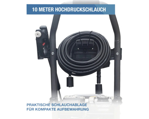 10 Meter Hochdruckschlauch, aufgewickelt an der integrierten Schlauchablage eines Hochdruckreinigers für kompakte Aufbewahrung.