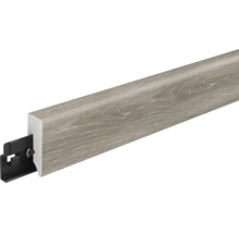 Sockelleiste mit Holzoptik und integriertem Montageclip zur Wandbefestigung