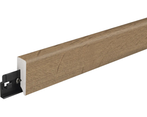 Fußleiste mit Holzoptik Oberfläche und integriertem Befestigungsclip