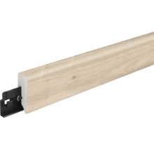 Sockelleiste mit Holzoptik Oberfläche und integriertem Befestigungsclip aus Kunststoff