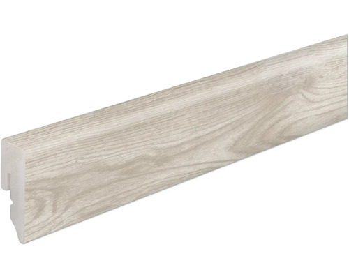 Fußleiste in Holzoptik zur Wandverkleidung