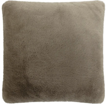 Quadratisches Dekokissen aus weichem Kunstfell in Taupe.