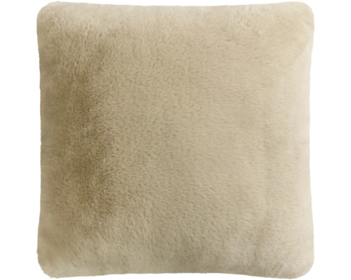 Quadratisches, weiches Dekokissen aus flauschigem Kunstfell in Beige.